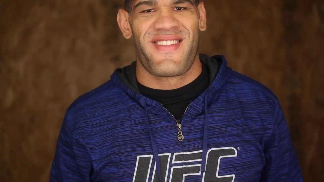 Pezão usa redes sociais para fazer desabafo contra internautas após derrota na UFC Pezão usa redes sociais para fazer desabafo contra internautas após derrota na UFC