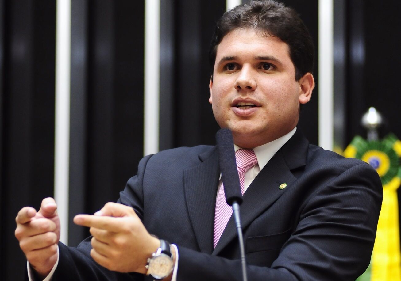 Hugo Motta defende que Republicanos tem "posição clara de compromisso com o deputado Efraim Filho” e não deverá apoiar Aguinaldo Hugo Motta defende que Republicanos tem "posição clara de compromisso com o deputado Efraim Filho” e não deverá apoiar Aguinaldo