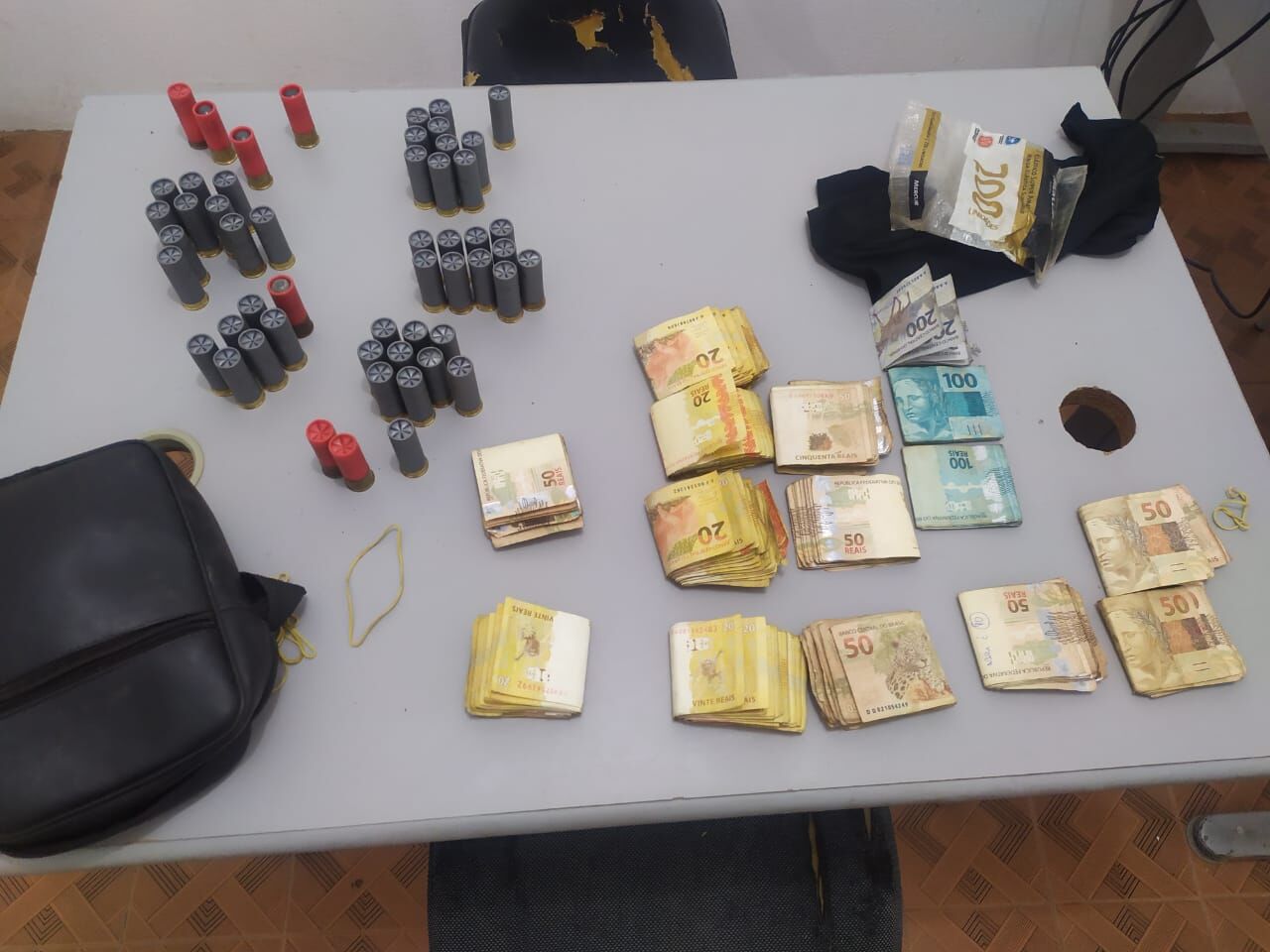 Polícia prende sétimo suspeito de envolvimento no ataque ao Banco do Brasil em Coremas; mais R$ 14 mil são recuperados Polícia prende sétimo suspeito de envolvimento no ataque ao Banco do Brasil em Coremas; mais R$ 14 mil são recuperados