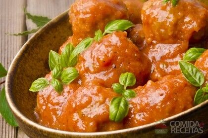 Aprenda a fazer almôndega recheada com queijo Aprenda a fazer almôndega recheada com queijo