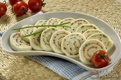 Aprenda a fazer rocambole de salmão com cream cheese Aprenda a fazer rocambole de salmão com cream cheese