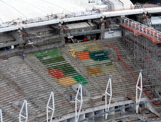 Arquibancadas do Maracanã ganham cores, mas apenas para teste