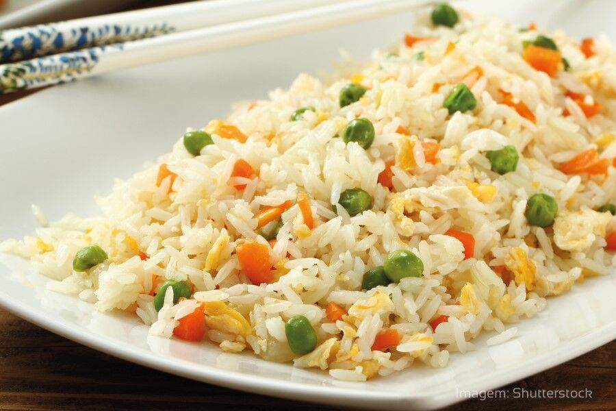 Cozinhar arroz com óleo de coco reduz calorias pela metade Cozinhar arroz com óleo de coco reduz calorias pela metade