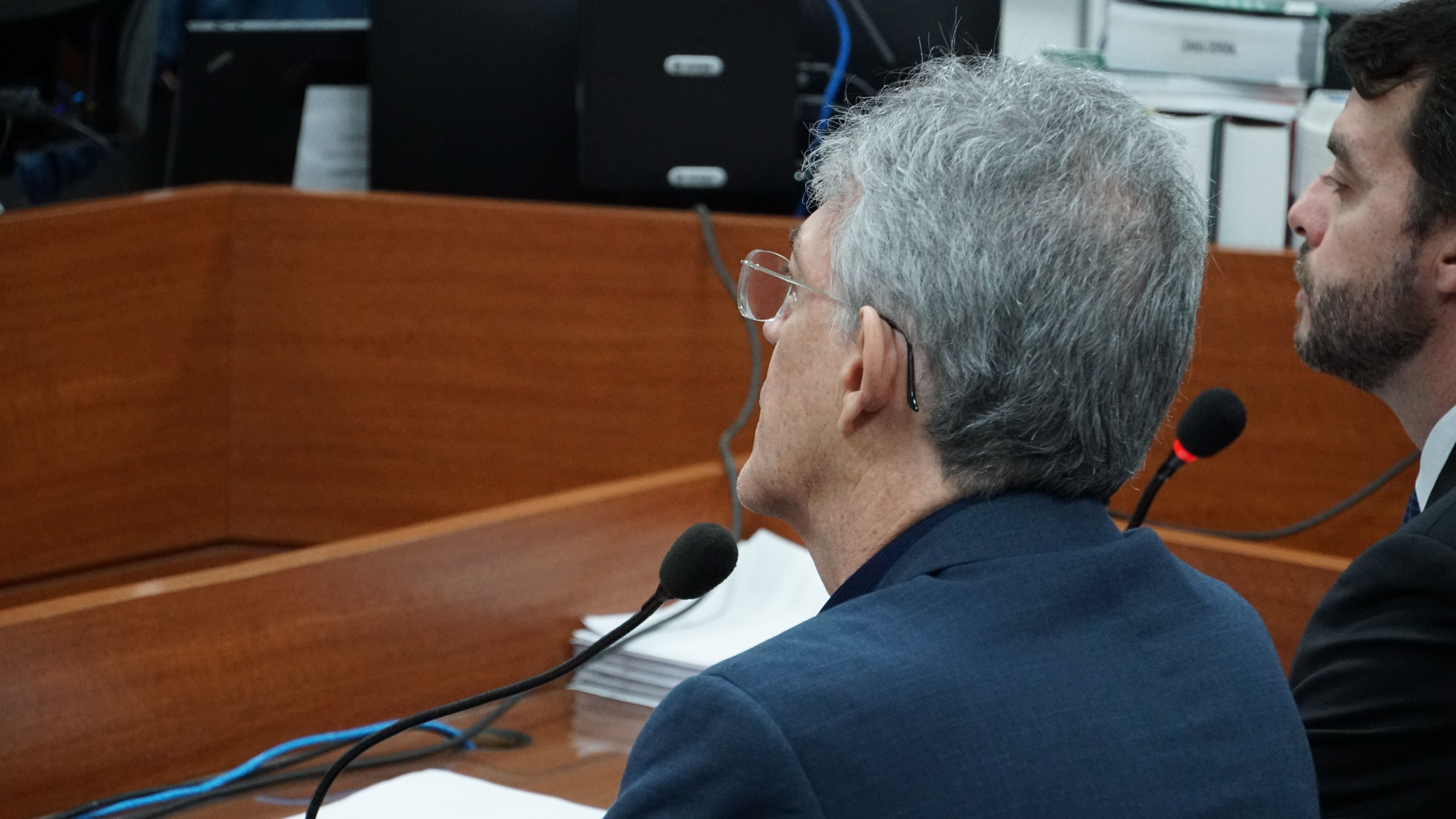Ricardo Coutinho e mais sete investigados da Calvário deverão se recolher à noite e nos fins de semana e feriados Ricardo Coutinho e mais sete investigados da Calvário deverão se recolher à noite e nos fins de semana e feriados