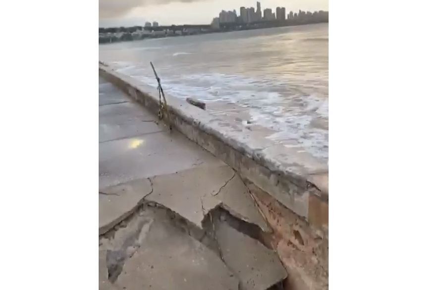 Reconstrução de trecho da calçadinha terá muro de arrimo para conter avanço do mar e obras estão orçadas em mais de R$ 5 milhões, diz secretário Reconstrução de trecho da calçadinha terá muro de arrimo para conter avanço do mar e obras estão orçadas em mais de R$ 5 milhões, diz secretário