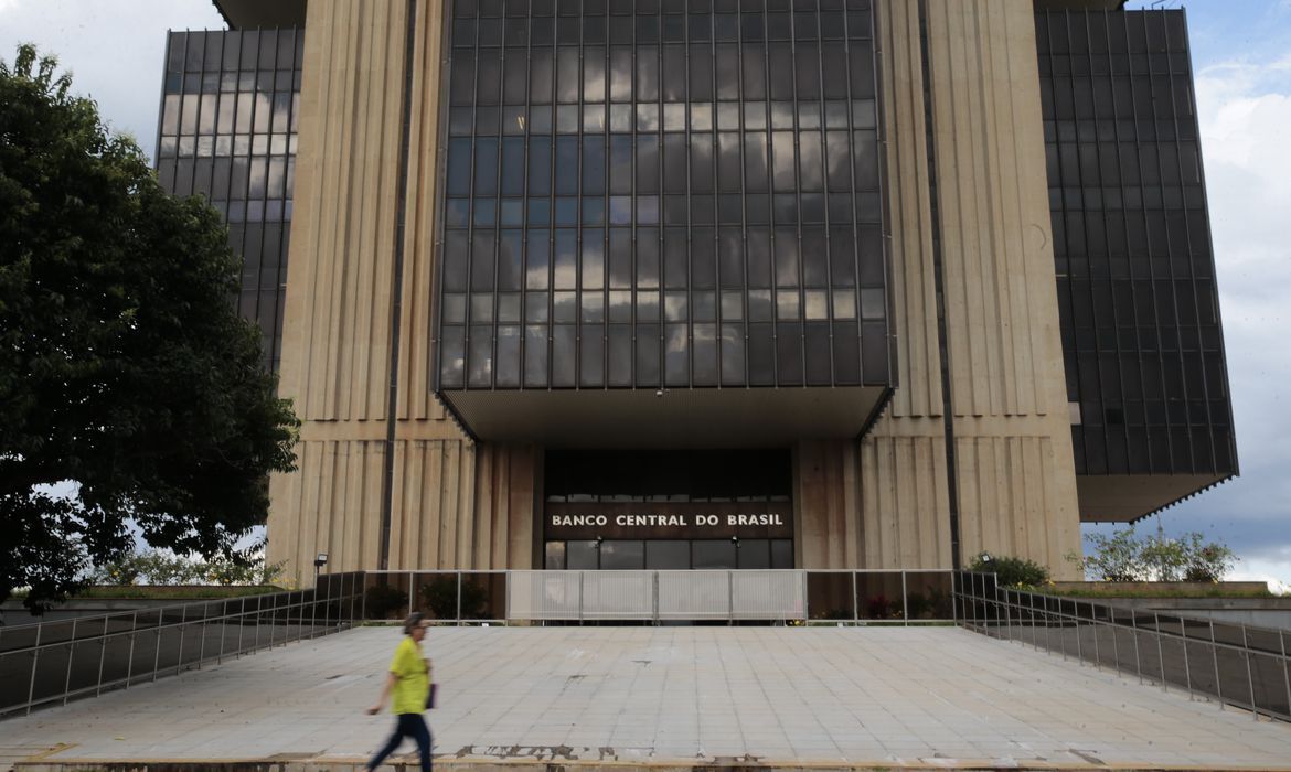 Mercado eleva para 2,09% projeção de expansão da economia em 2024 Mercado, Banco Central