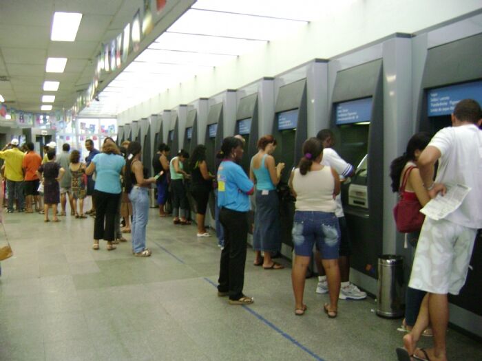 Grandes bancos enfrentam instabilidade após 'apagão global'; saiba quais Grandes bancos enfrentam instabilidade após 'apagão global'; saiba quais