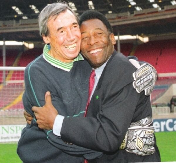 Morre ex-goleiro campeão mundial que fez a 'defesa do século' contra Pelé Morre ex-goleiro campeão mundial que fez a 'defesa do século' contra Pelé