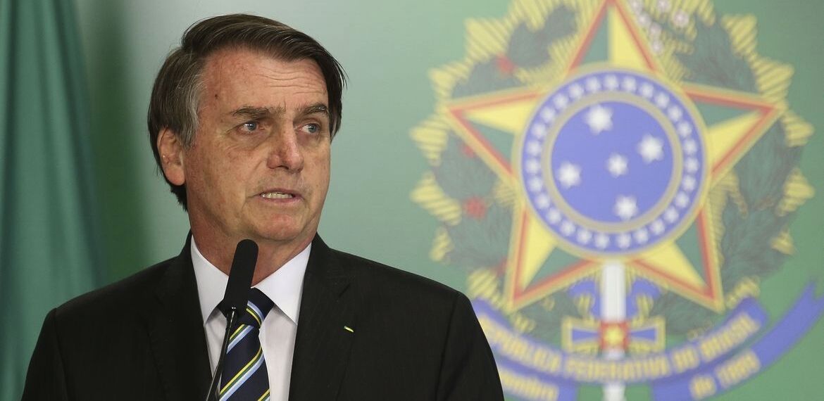 Bolsonaro sanciona lei que permite exame de paternidade em parentes do suposto pai Bolsonaro sanciona lei que permite exame de paternidade em parentes do suposto pai