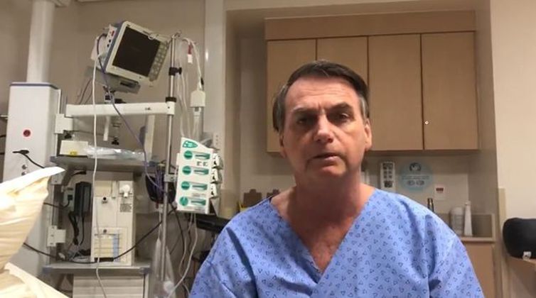 Bolsonaro sofre acidente doméstico e é levado ao Hospital das Forças Armadas Bolsonaro sofre acidente doméstico e é levado ao Hospital das Forças Armadas