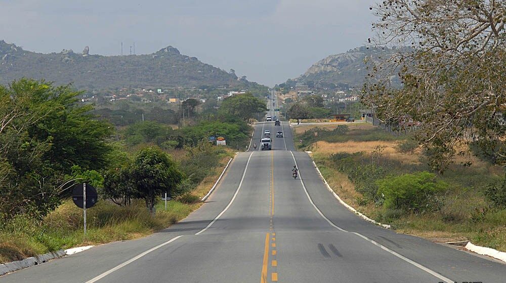 Presidente Lula veta obras em cinco trechos de rodovias na Paraíba do orçamento da União para 2024 Presidente Lula veta obras em cinco trechos de rodovias na Paraíba do orçamento da União para 2024