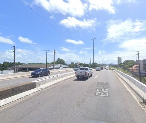 Motoristas enfrentam trânsito lento devido a obras na BR-230, em João Pessoa
