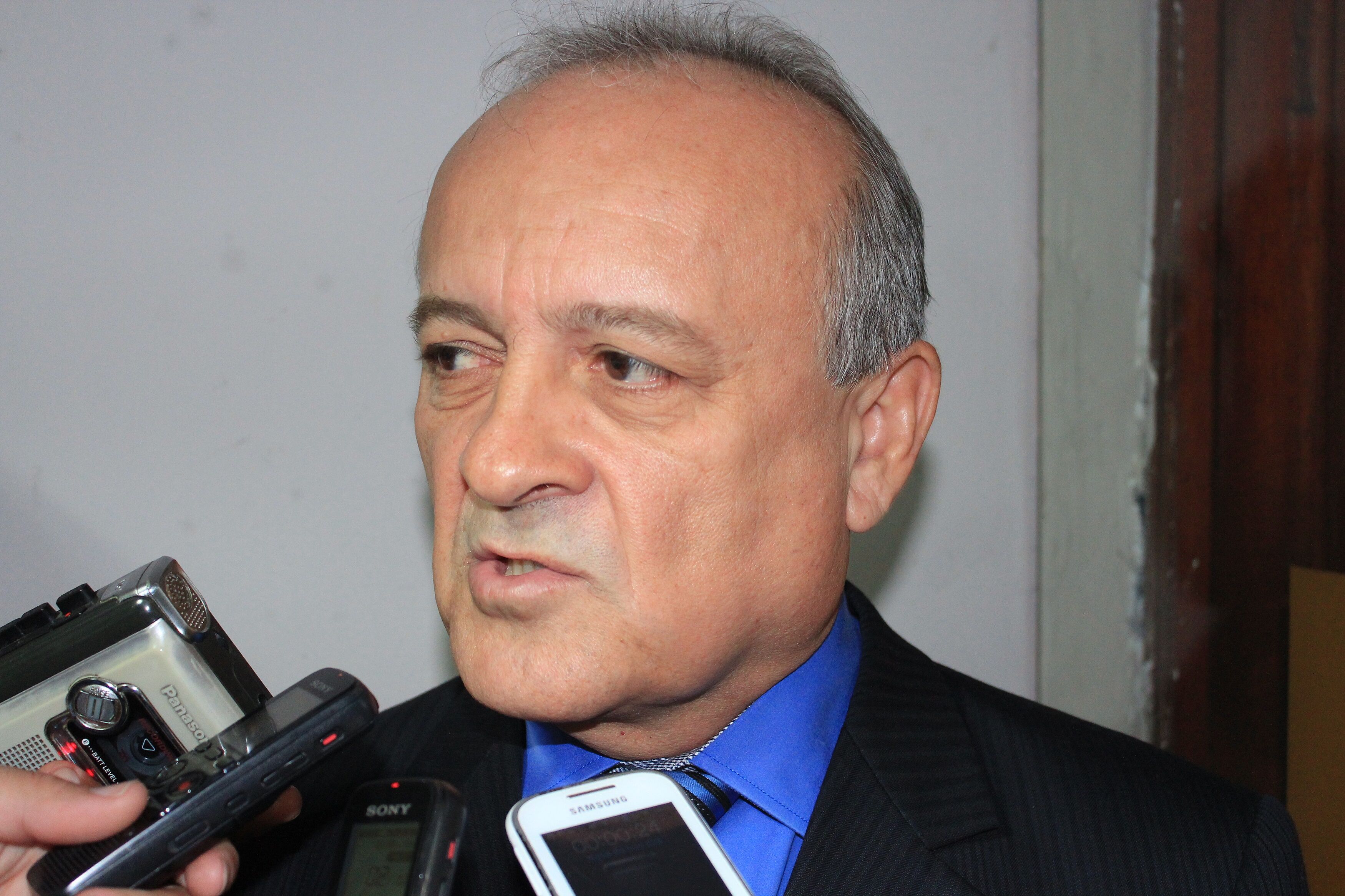 Branco Mendes declara que não retira candidatura à presidência da ALPB e se diz vítima de sucessivas traições Branco Mendes declara que não retira candidatura à presidência da ALPB e se diz vítima de sucessivas traições