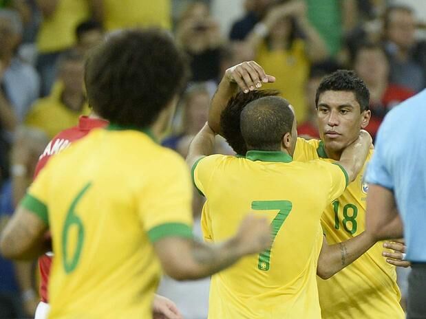 Brasil perde fôlego, mas empata com Inglaterra no fim e mantém tabu Brasil perde fôlego, mas empata com Inglaterra no fim e mantém tabu