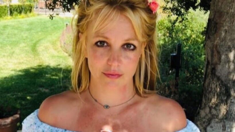 Polícia teria multado Britney Spears por cometer infrações de trânsito Polícia teria multado Britney Spears por cometer infrações de trânsito