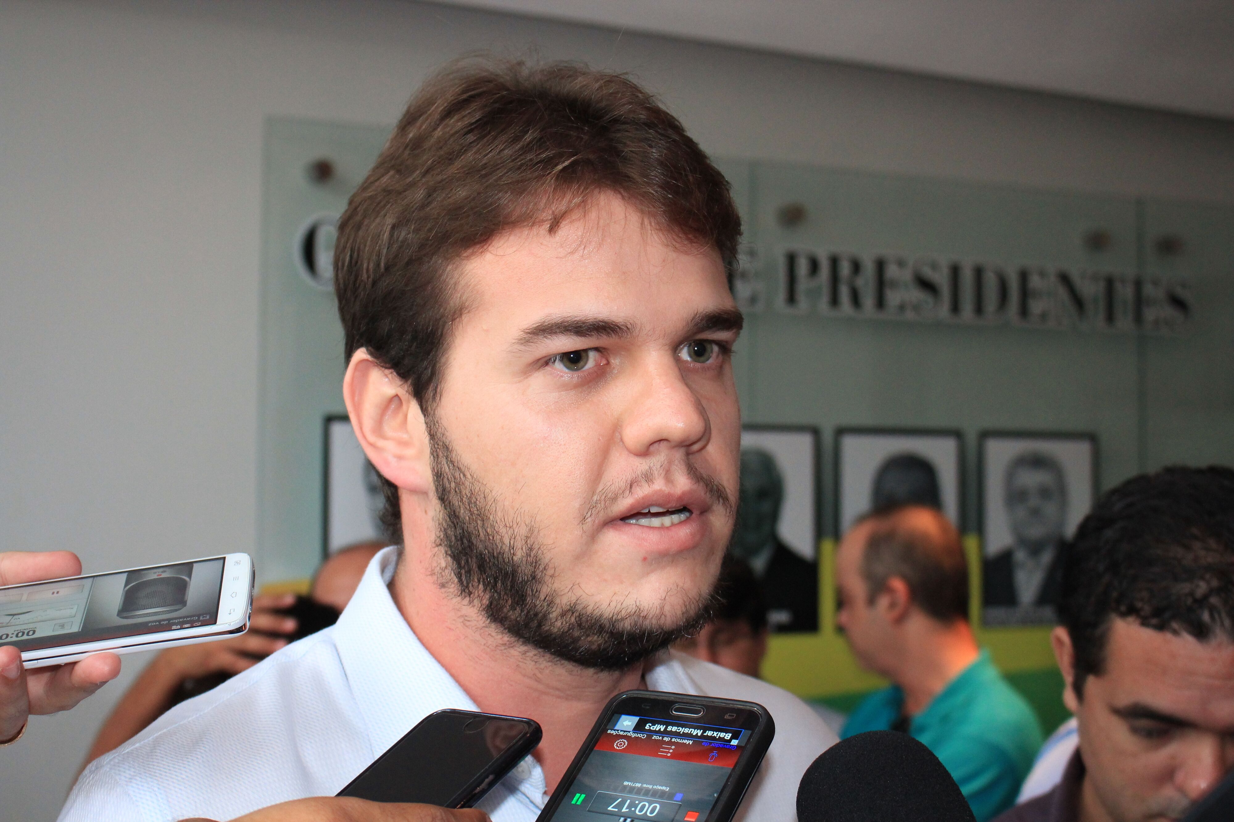 Bruno Cunha Lima rejeita hipótese de ser candidato a vice de Tovar e diz ser desnecessário base de Romero lançar duas candidaturas Bruno Cunha Lima rejeita hipótese de ser candidato a vice de Tovar e diz ser desnecessário base de Romero lançar duas candidaturas