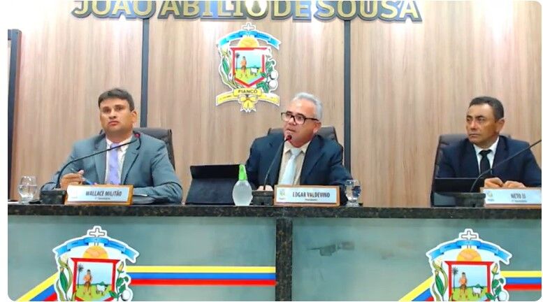 Vereadores de Piancó aprovam projeto que autoriza prefeito a doar prédio da rodoviária para instalação de faculdade particular Vereadores de Piancó aprovam projeto que autoriza prefeito a doar prédio da rodoviária para instalação de faculdade particular