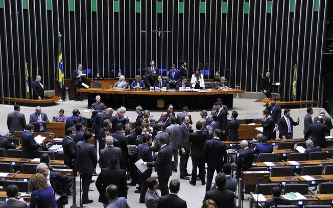 Governo espera manter margem de votos para aprovar PEC 241 na Câmara Governo espera manter margem de votos para aprovar PEC 241 na Câmara
