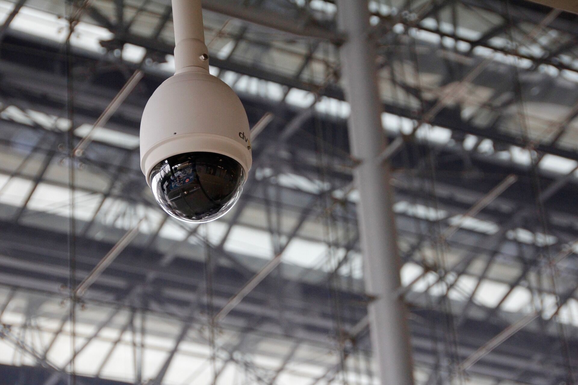 Pais exigem câmeras e banheiros privativos com zeladoras em colégio onde ocorreram abusos sexuais