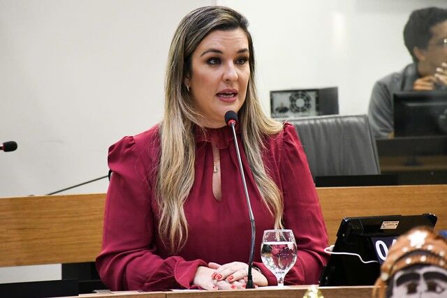 Camila Toscano afirma que candidatura de Cícero ao Governo da Paraíba é legitima e não descarta realinhamento em 2026 Camila Toscano, Camila