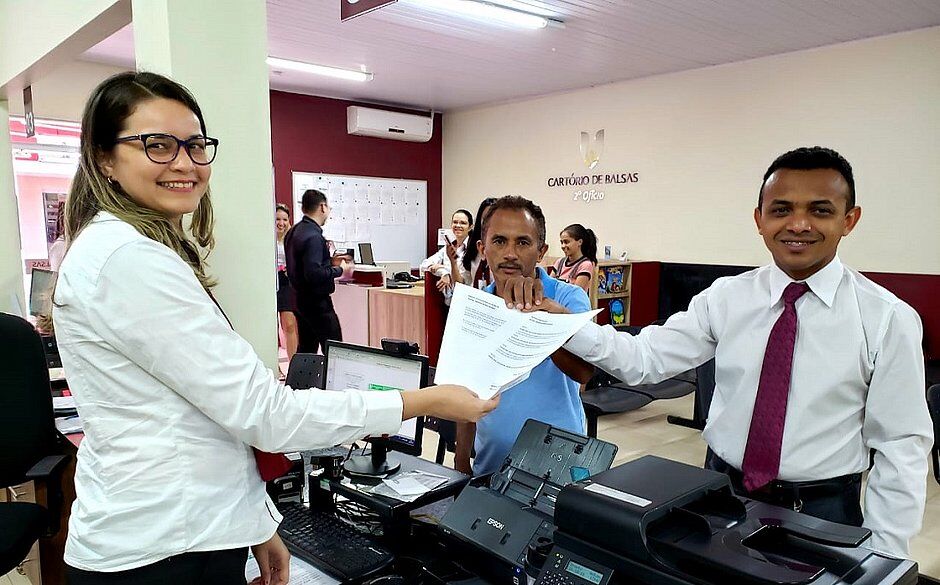 Caneta Azul: Autor de música vai a cartório registrar direitos autorais do hit Caneta Azul: Autor de música vai a cartório registrar direitos autorais do hit