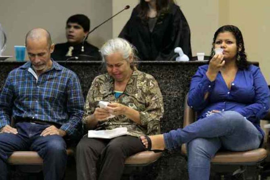Trio de 'canibais' é condenado por dois assassinatos cometidos Trio de 'canibais' é condenado por dois assassinatos cometidos