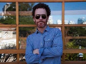Cantor Nando Reis passa mal e abandona show em Porto Alegre Cantor Nando Reis passa mal e abandona show em Porto Alegre