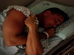 Cantor Netinho é internado e passa por cirurgia em Salvador Cantor Netinho é internado e passa por cirurgia em Salvador