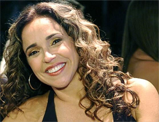 Cantora baiana adotou criança paraibana de 2 anos Cantora baiana adotou criança paraibana de 2 anos