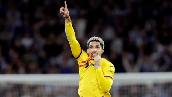 Araújo marca nos acréscimos, e Barcelona vence a Real Sociedad Araújo marca nos acréscimos, e Barcelona vence a Real Sociedad