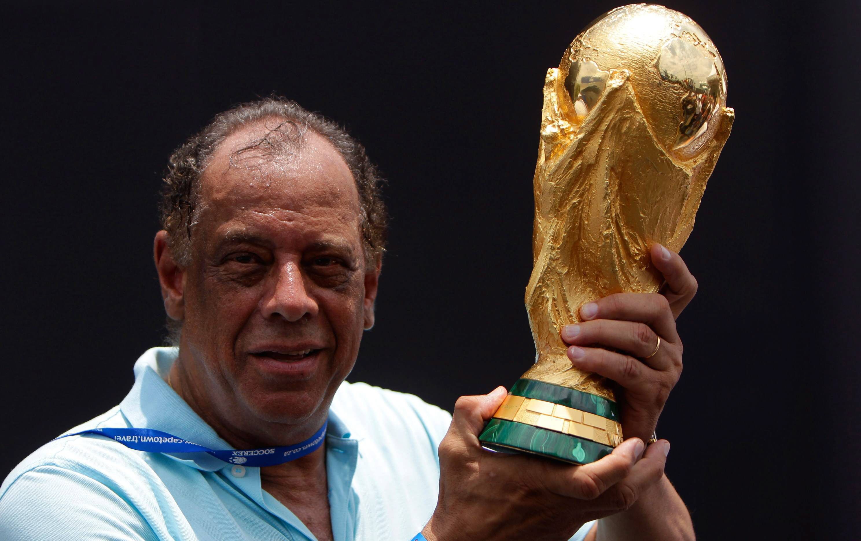 Morre Carlos Alberto Torres, capitão do tri com a Seleção Brasileira Morre Carlos Alberto Torres, capitão do tri com a Seleção Brasileira