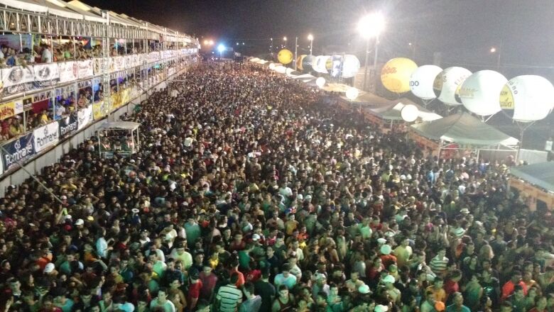 Prefeito de Cajazeiras cancela festas de Ano Novo e Carnaval devido à pandemia de Covid-19: "todo mundo em casa" Prefeito de Cajazeiras cancela festas de Ano Novo e Carnaval devido à pandemia de Covid-19: "todo mundo em casa"