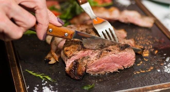 Dietas low carb, com restrição de carboidratos, reduzem expectativa de vida, indica estudo Dietas low carb, com restrição de carboidratos, reduzem expectativa de vida, indica estudo