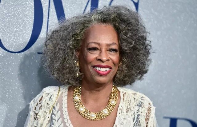 Atriz Carol Sutton morre aos 76 anos, após meses com covid-19