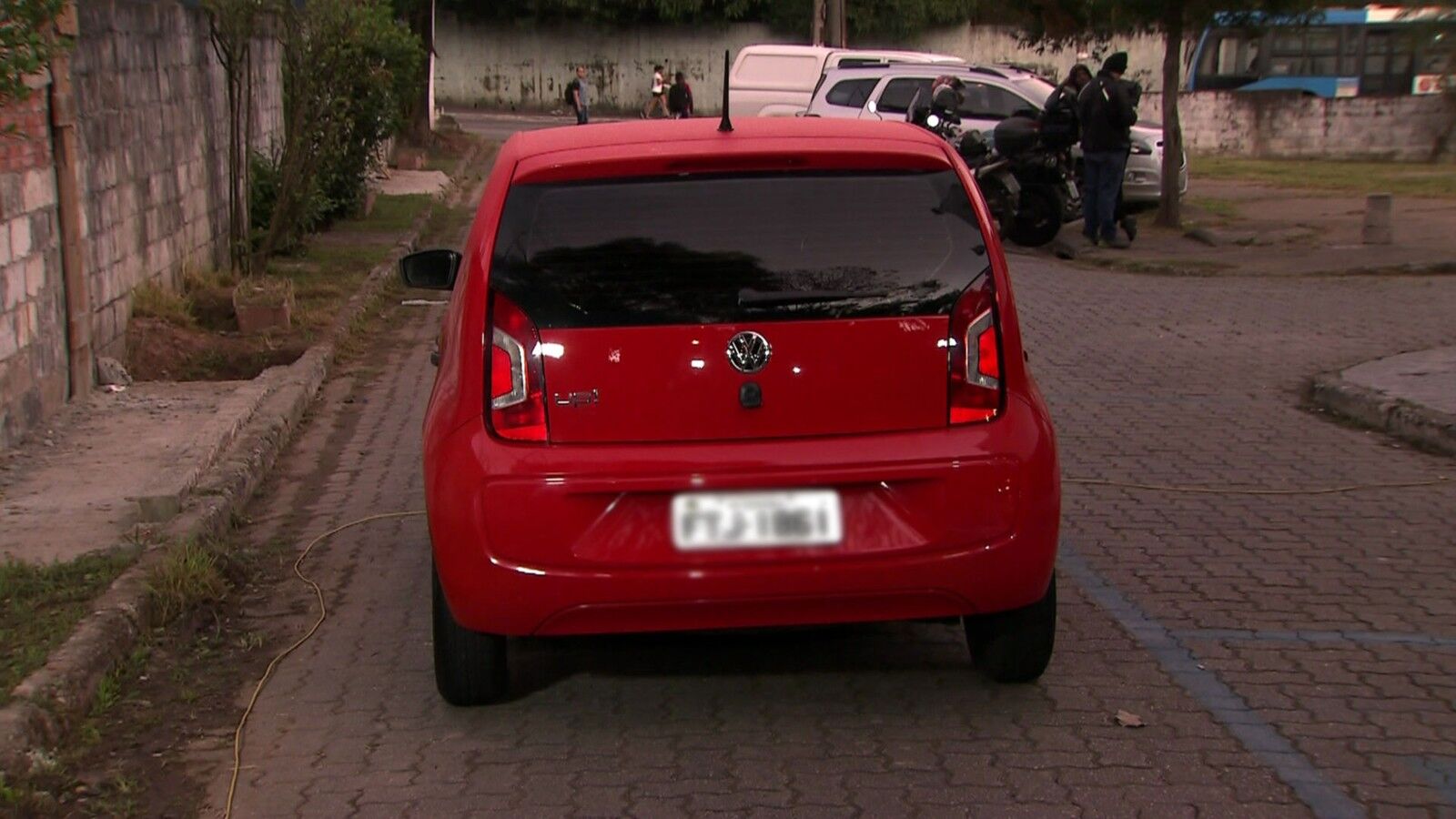 Carro usado durante fuga do assassino do ator Rafael Miguel é encontrado Carro usado durante fuga do assassino do ator Rafael Miguel é encontrado
