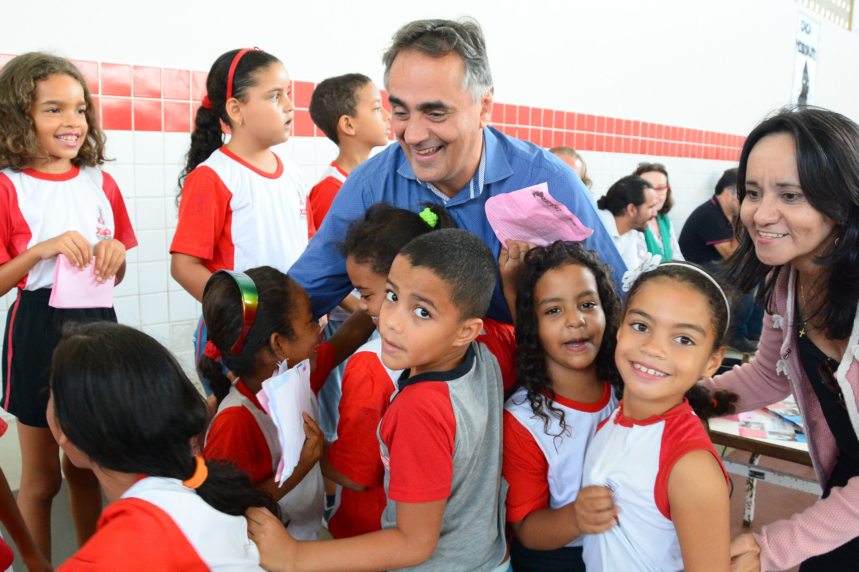 Prefeito participa do Dia de Mobilização contra o Aedes aegypti na rede municipal de ensino