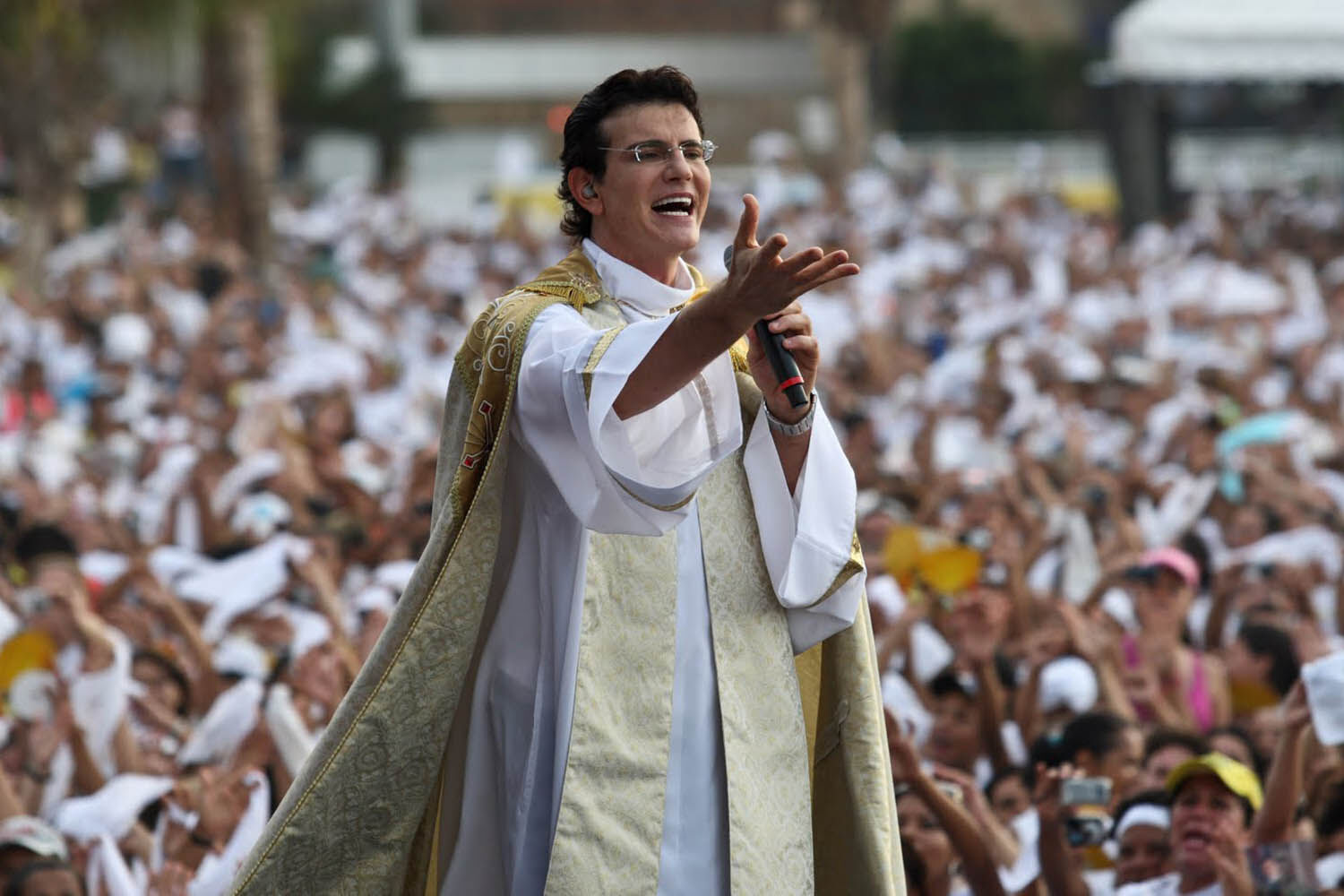 Festa das Neves começa hoje com missa e show na Lagoa Festa das Neves começa amanhã com missa e show de Reginaldo Manzotti