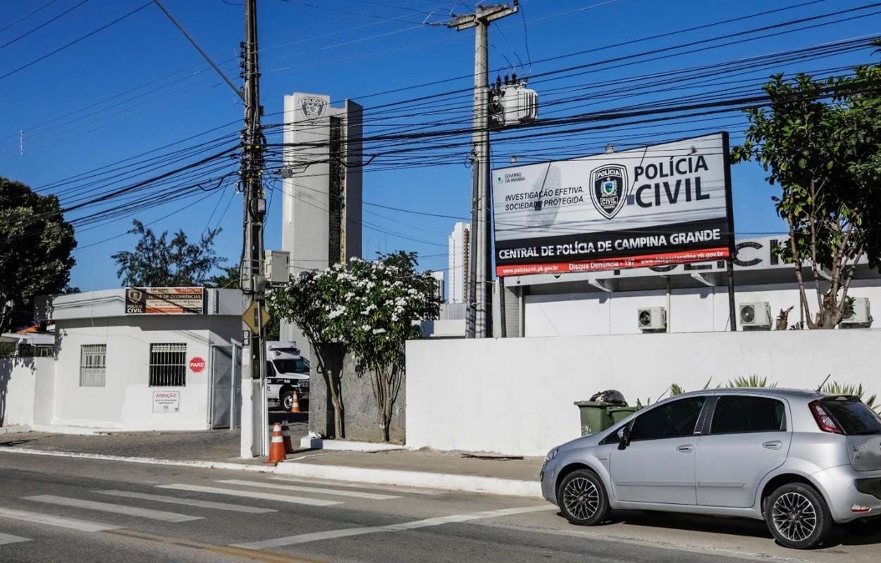 Polícia Militar prende uma mãe com filha de 14 anos em quarto de motel com três homens Polícia prende dois homens em Fagundes suspeitos de homicídio em Campina Grande