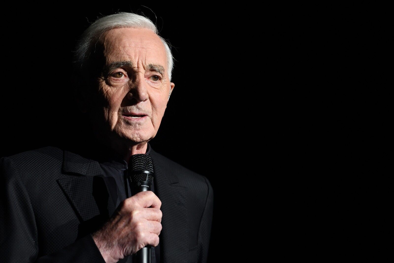 Cantor francês, Charles Aznavour, morre aos 94 anos Cantor francês, Charles Aznavour, morre aos 94 anos