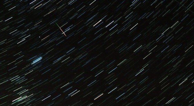 Chuva de meteoros de 'restos' do cometa Halley cruza o céu na madrugada desta terça-feira Chuva de meteoros de 'restos' do cometa Halley cruza o céu na madrugada desta terça-feira