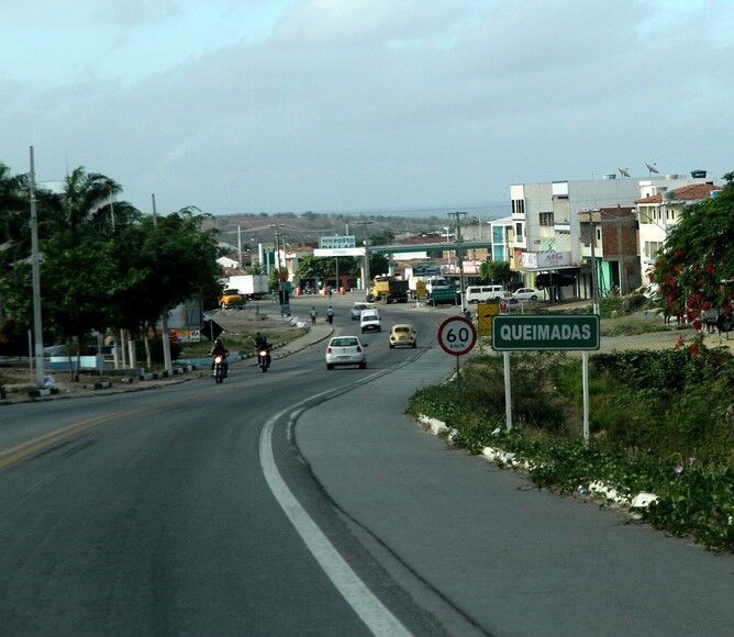 Prefeita e ex-prefeito de Queimadas têm 20 dias para explicar irregularidades em licitação de mais de R$ 380 mil para aquisição de material escolar Prefeita e ex-prefeito de Queimadas têm 20 dias para explicar irregularidades em licitação de mais de R$ 380 mil para aquisição de material escolar