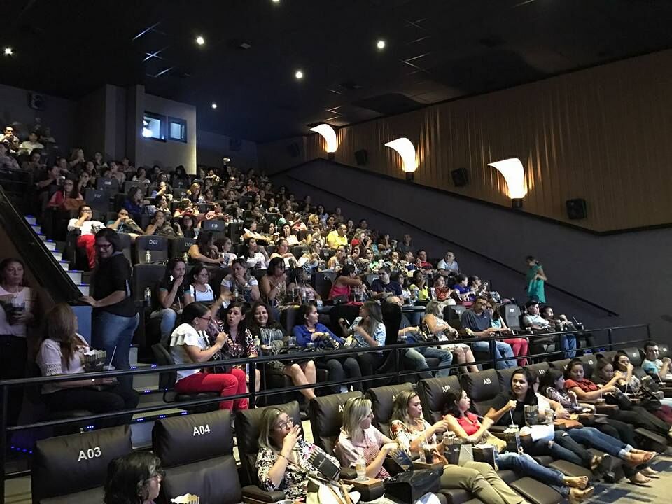 Cinemas não podem proibir entrada de alimentos adquiridos fora nas salas de exibição Cinemas não podem proibir entrada de alimentos adquiridos fora nas salas de exibição