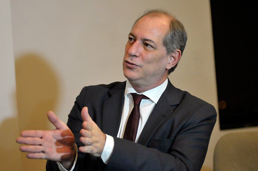 Em vídeo, Ciro Gomes dispara: 'Se Moro mandar me prender, recebo na bala' Em vídeo, Ciro Gomes dispara: 'Se Moro mandar me prender, recebo na bala'