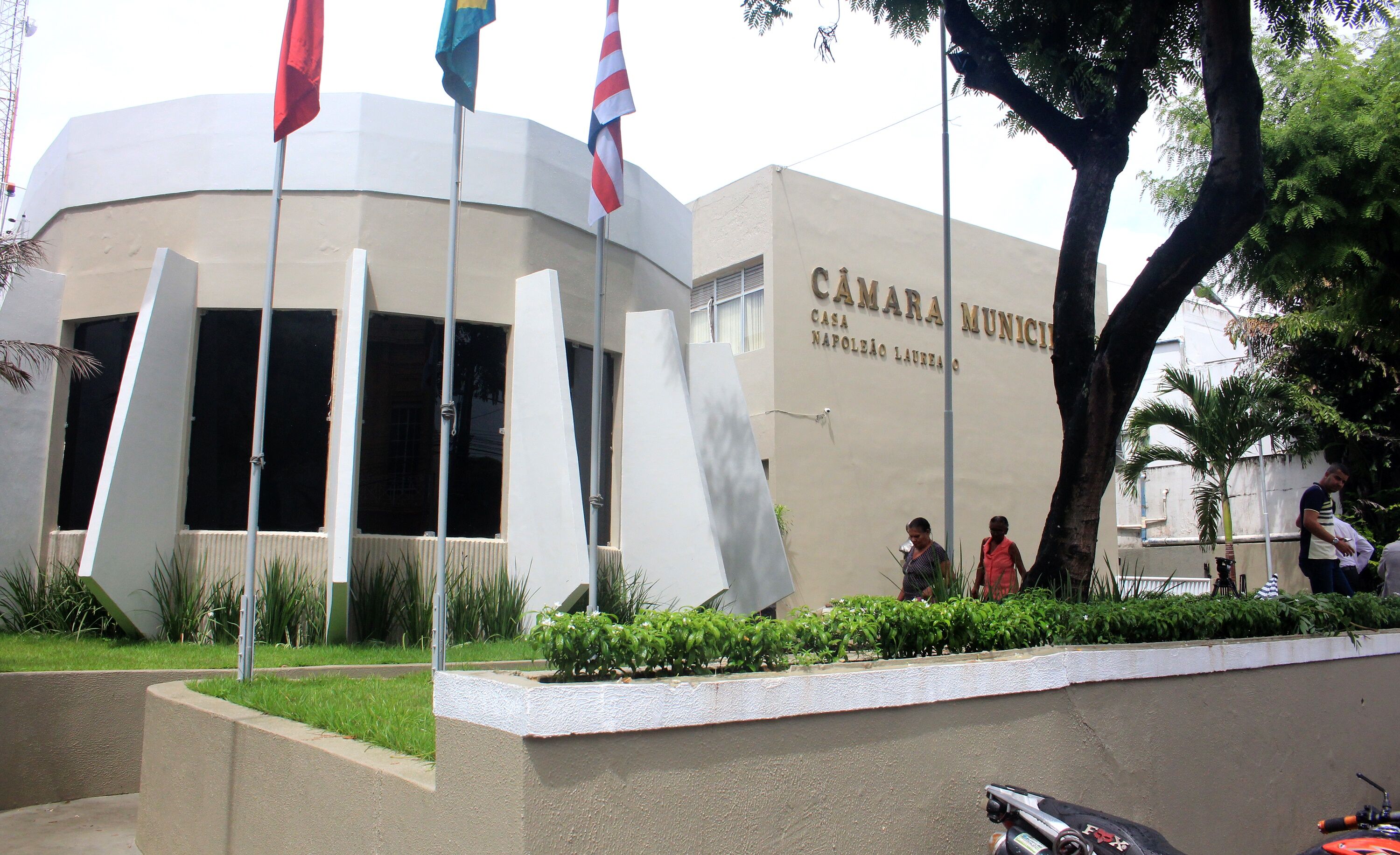 Justiça suspende reajuste salarial para prefeito, vice, vereadores e secretários de João Pessoa Justiça suspende reajuste salarial para prefeito, vice, vereadores e secretários de João Pessoa