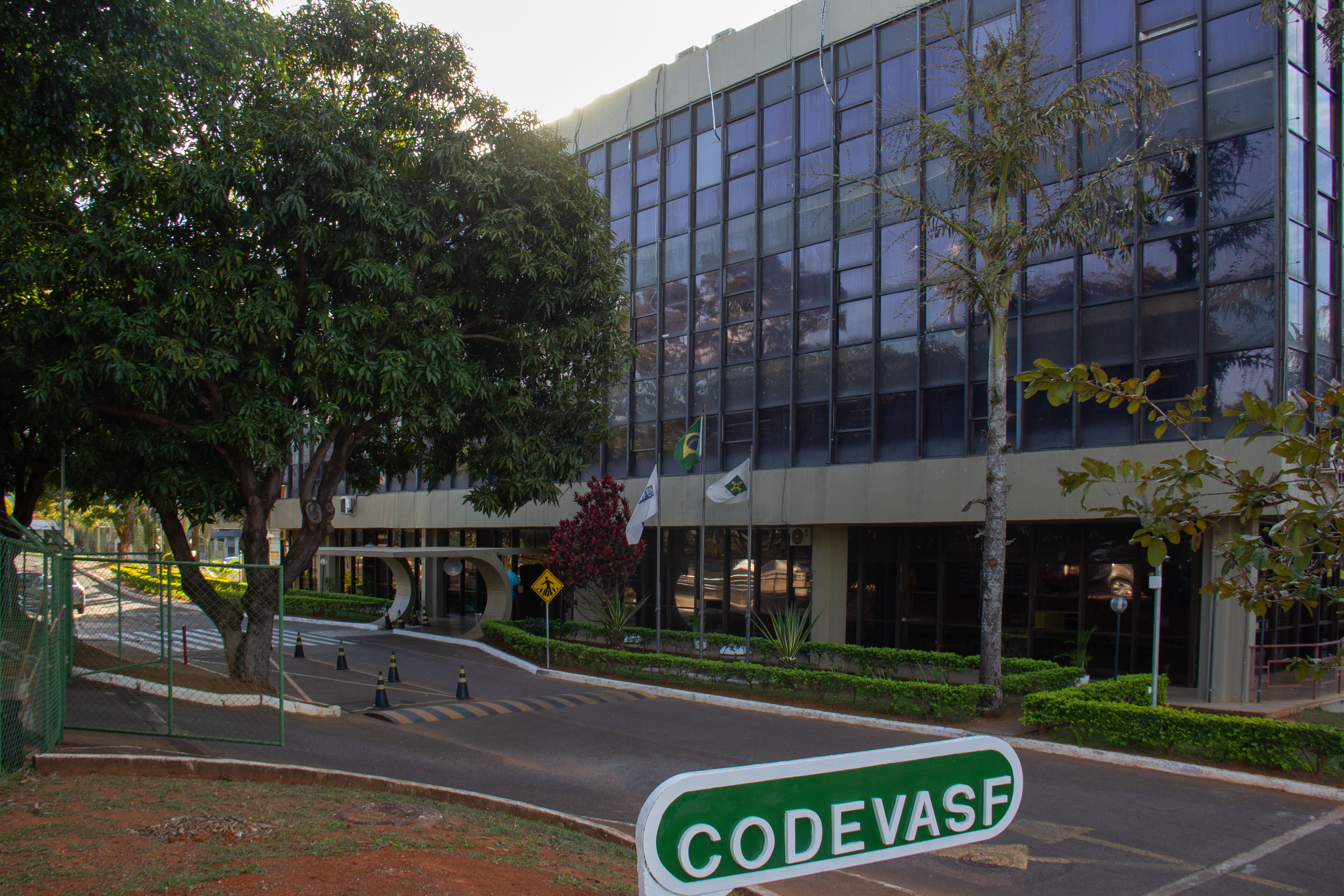 Codevasf suspende inscrições no concurso para provimento de 61 vagas e salário inicial de R$ 9 mil Codevasf suspende inscrições no concurso para provimento de 61 vagas e salário inicial de R$ 9 mil