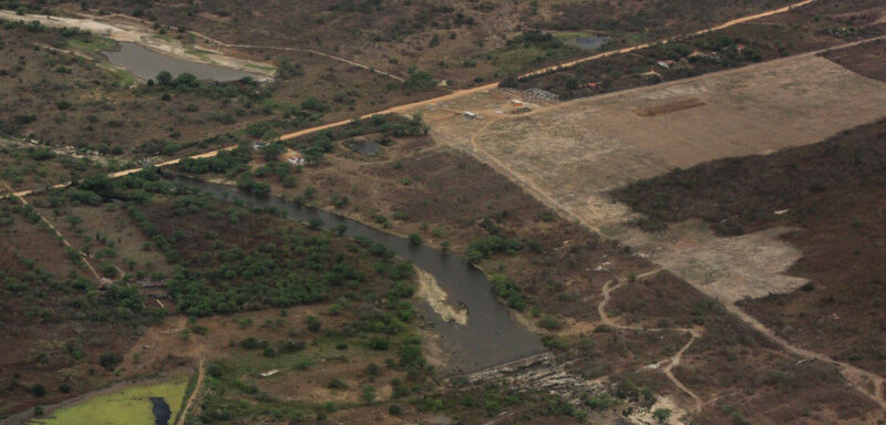 'Grupo Rocha' constrói aterro sanitário em Campina Grande que põe em risco a segurança aérea e bacia hidrográfica 'Grupo Rocha' constrói aterro sanitário em Campina Grande que põe em risco a segurança aérea e bacia hidrográfica