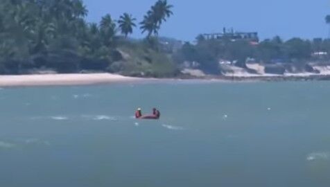 Corpo de Bombeiros segue com buscas por adolescente vítima de afogamento em Coqueirinho Corpo de Bombeiros segue com buscas por adolescente vítima de afogamento em Coqueirinho