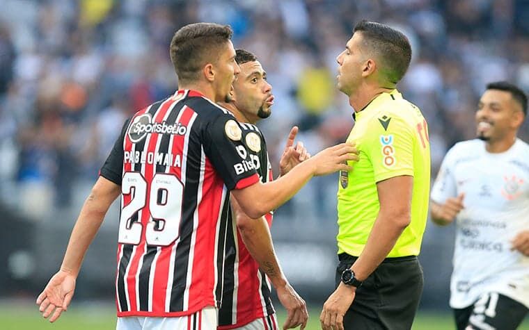 Corinthians e São Paulo não saem do empate e tabu em Itaquera é mantido