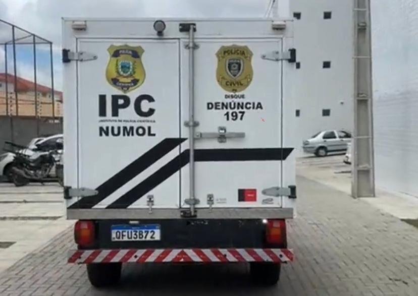 Mãe teria matado bebê de um ano dentro do berço com vários golpes de faca, diz polícia Mãe teria matado bebê de um ano dentro do berço com vários golpes de faca, diz polícia
