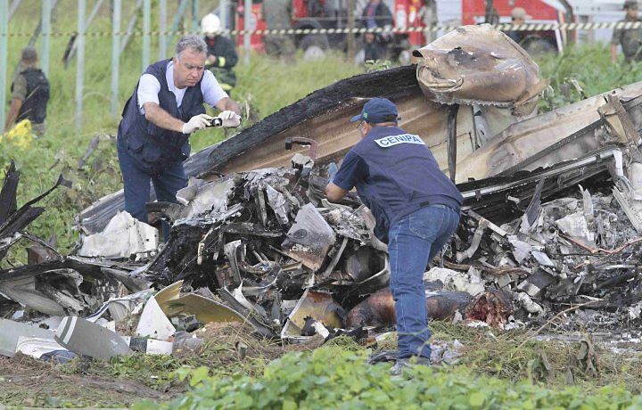 Corpos de vítimas de acidente aéreo em Pernambuco serão identificados pelo DNA Corpos de vítimas de acidente aéreo em Pernambuco serão identificados pelo DNA